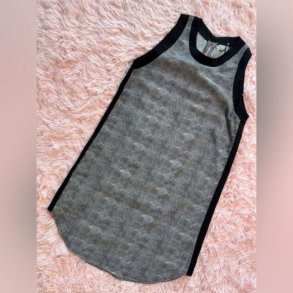 Karisa Sleeveless Dress NWT keyhole button closure XS - Picture 1 of 9